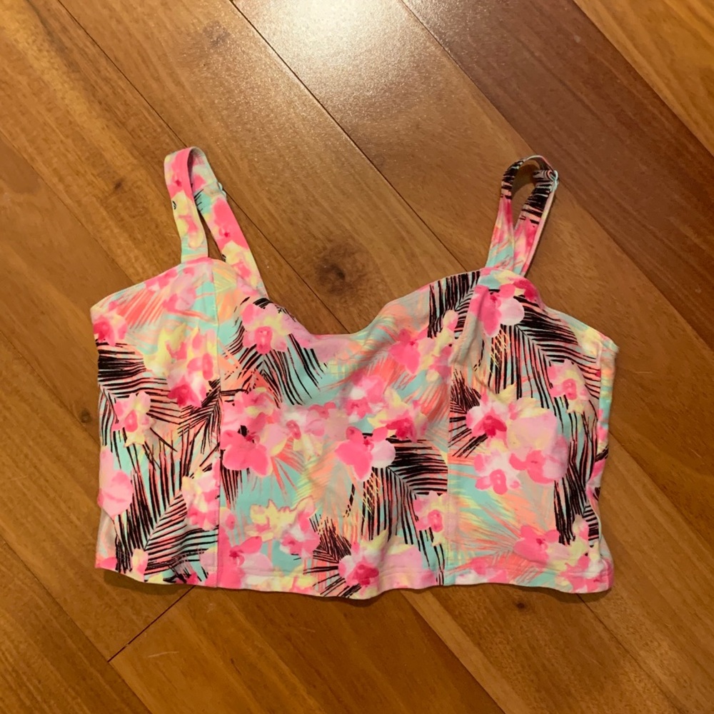 Hawaiian cropped top